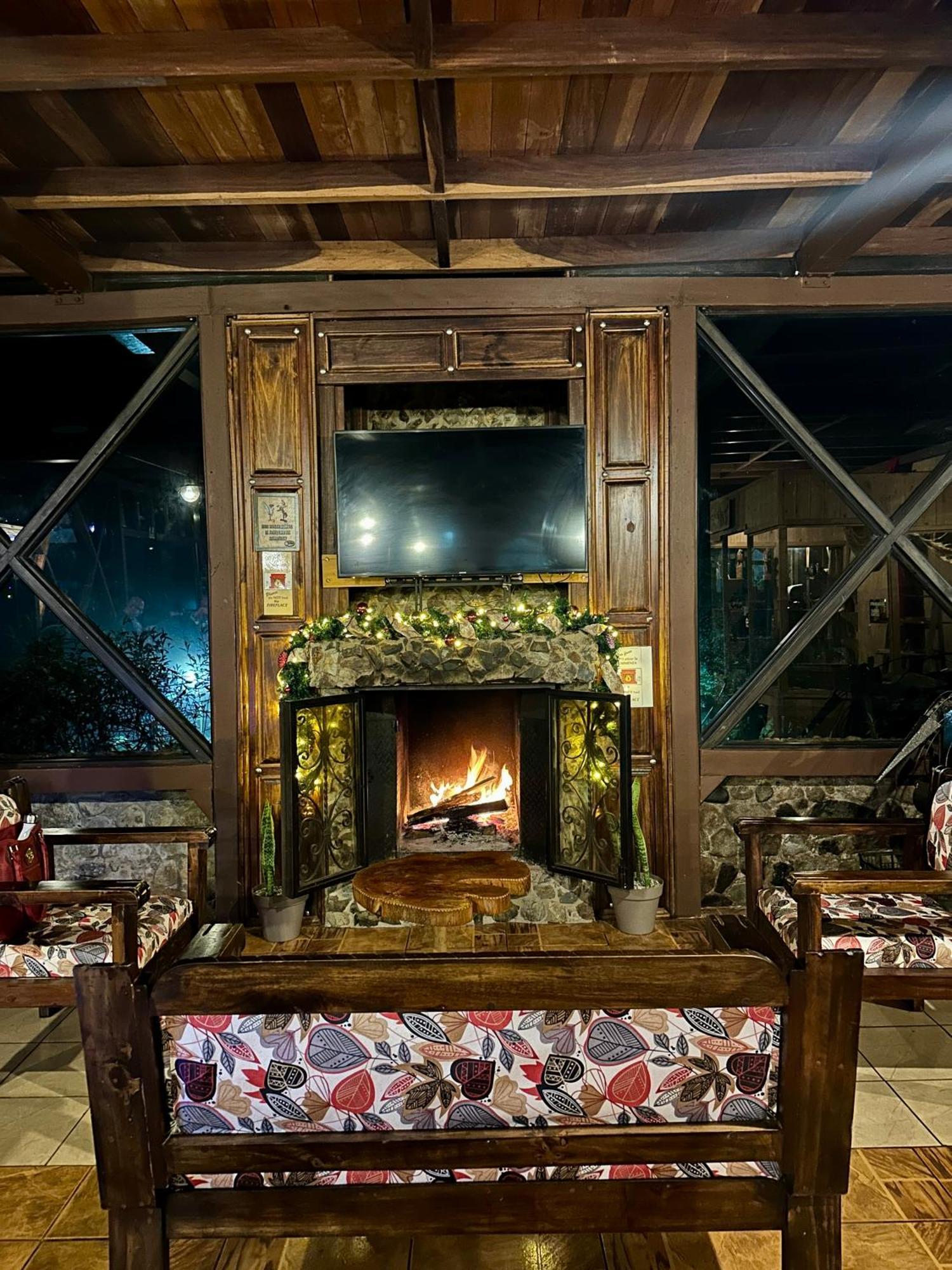 Hotel De Montana El Pelicano San Isidro De El General エクステリア 写真